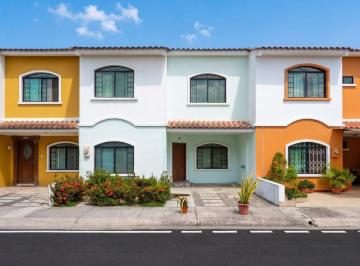 Casa de 3 habitaciones, Machala · Casa en Venta, Urb. Ciudad Verde, Machala