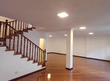 Casa de 4 habitaciones, Quito · Casa en Venta, 4 Habitaciones, Garages, Estudio, Terrazas _ Conj Privado, Cerca Cc San Rafael Shopping