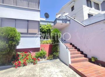 Departamento de 3 habitaciones, Quito · Departamento en Alquiler 160 m² – Urbanización El Condado