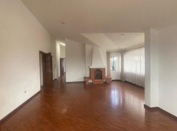 Departamento · 150m² · 2 Habitaciones · 2 Estacionamientos · Amplio, Soleado y con Buena Vista, Lindo Penthouse en La Primavera, Cumbaya. Pr