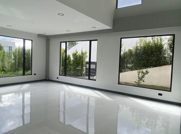 Casa de 3 habitaciones, Quito · Casa en Venta, Independiente, Urbanización Privada en Puembo Piscina Canchas y Seguridad 24/7