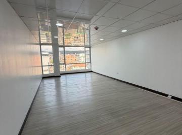 Oficina comercial , Quito · Hermosa Oficina de Arriendo Sector Plataforma Financiera