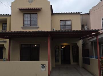 Casa · 199m² · 3 Habitaciones · 1 Estacionamiento · Casa en Venta, Urbanizacion La Rioja Etapa Almeria, Maxb