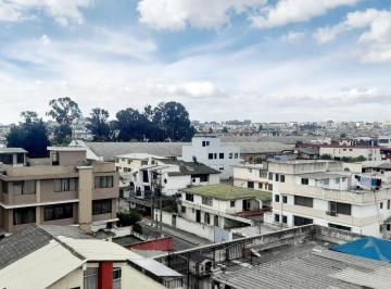 Casa · 230m² · 3 Habitaciones · 1 Estacionamiento · Amplio Dúplex de 230 m² en Venta | 3 Dorm. + Estudio y Sala de Estar | Isaac Albéniz ($140.000)