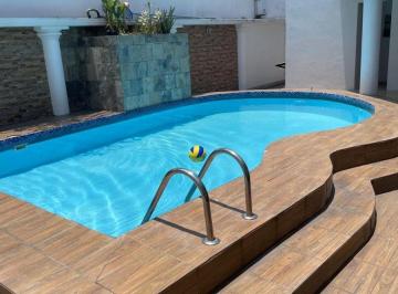 Casa de 5 habitaciones, Guayaquil · Samborondón - Guayaquil Tenis. Vendo Casa Esquinera, 5 Habitaciones, Patio con Piscina