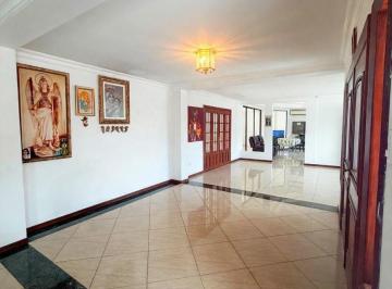 Casa de 5 habitaciones, Guayaquil · Samborondón - Guayaquil Tenis. Vendo Casa Esquinera, 5 Habitaciones, Patio con Piscina