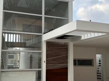 Casa · 400m² · 4 Habitaciones · 2 Estacionamientos · Villa de Estreno en Venta en Ceibos Norte
