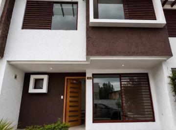Casa · 120m² · 3 Habitaciones · 2 Estacionamientos · Casa en Venta, Urbanización, Rio Amarillo