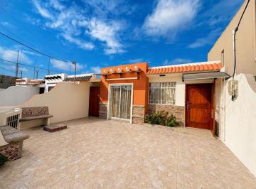 Casa de 2 habitaciones, Playas · Se Alquila Casa un Piso Urbanización Vistamar con Salida Al Mar