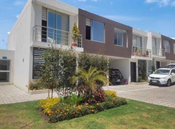 Casa · 117m² · 3 Habitaciones · 2 Estacionamientos · Casa de 117 m², 3 Habitaciones, Dos Parqueaderos y Balcón, en Venta en Llano Grande