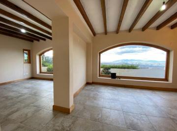Casa de 3 habitaciones, Quito · En Arriendo Casa de 3 Dorm., Jardín y Bbq en Campo Alegre