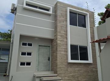 Casa · 200m² · 3 Habitaciones · 2 Estacionamientos · Casa en Norte de Manta