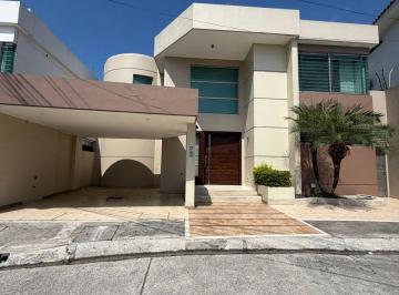 Casa de 4 habitaciones, Guayaquil · Urb Los Parques Casa en Venta 4 Dorm. Sector Ceibos