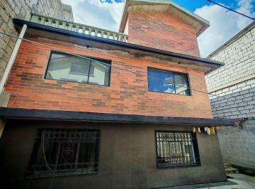 Casa de 5 habitaciones, Quito · Casa de Venta Sector Valle del Carcelen