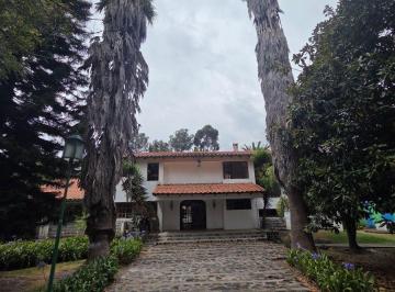 Casa de 5 habitaciones, Quito · Casa de 400 m² en 5.000 m² de Terreno, La Armenia, Quito, Ideal Para Negocio, Excelente Ubicación