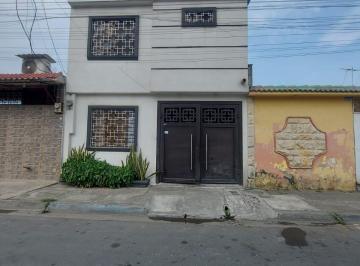 Casa · 163m² · 5 Habitaciones · Venta de Casa en Cdla. Las Orquídeas