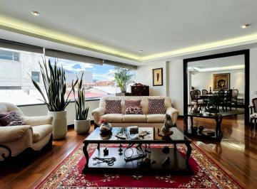 Departamento · 320m² · 3 Habitaciones · 2 Estacionamientos · Gonzalez Suarez, Departamento Totalmente Renovado con Jardin