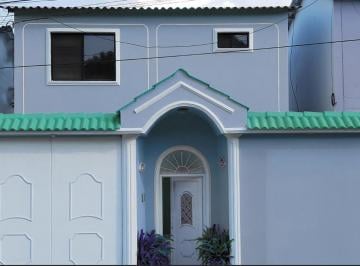 Casa de 4 habitaciones, Guayaquil · Casa Venta 2 Pisos Samanes 6 en Av Principal del Parque