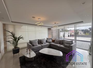 Casa · 670m² · 4 Habitaciones · 9 Estacionamientos · Casa en Monteserrín