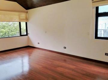 Casa · 350m² · 3 Habitaciones · 2 Estacionamientos · Quito Tenis, Casa en Renta, 350 m², 3 Habitaciones con Baños Privados