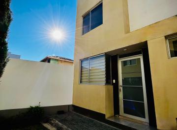 Casa de 3 habitaciones, Quito · Casa Esquinera de Conjunto de 3 Dorm. en Alquiler en Tumbaco