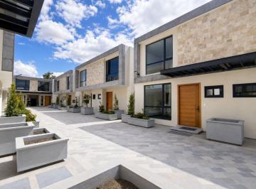 Casa · 221m² · 3 Habitaciones · 2 Estacionamientos · Venta de Casa 3d | Dormitorio en Planta Baja | La Primavera – Cumbayá