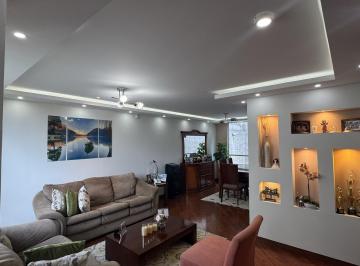 Casa · 142m² · 3 Habitaciones · 2 Estacionamientos · Venta Casa de 3 Dorm. Al Norte de Quito en San Fernando - Quito