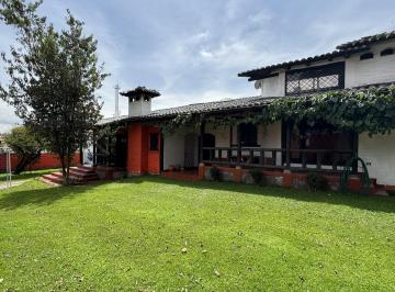Casa · 417m² · 3 Habitaciones · 4 Estacionamientos · Venta Casa de 3 Dorm. en Una Sola Planta Sector El Condado