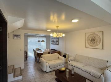 Casa · 135m² · 3 Habitaciones · 2 Estacionamientos · Venta Casa de 3 Dorm. con Baño Cada Uno en Pomasqui