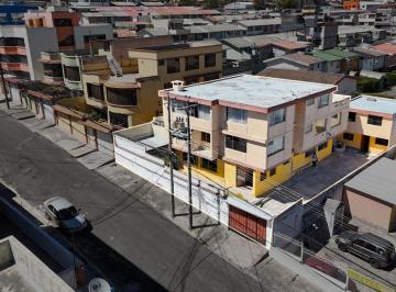 Casa de 10 habitaciones, Quito · Casa Rentera en Venta con 4 Departamentos y 6 Parqueaderos Cerca a La Av Real Audiencia