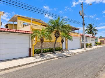 Casa · 200m² · 4 Habitaciones · 3 Estacionamientos · Vendo Casa Urb. La Campiña, Una Panta, con Piscina