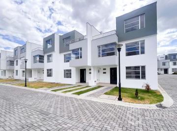 Casa · 120m² · 3 Habitaciones · 2 Estacionamientos · Venta de Casa en Sangolquí Cerca Estadio Independiente del Valle - Aplica Crédito Miti - Miti o Vip