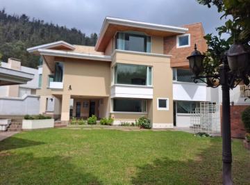 Casa · 600m² · 5 Habitaciones · 4 Estacionamientos · En Venta Casa en Tanda Urb. Rincon del Valle