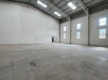 Bodega-Galpón · 600m² · Mitad del Mundo - Calacali, Galpón de Renta de 600 m² Dentro de Pequeño Complejo de Galpones
