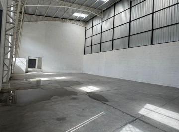 Bodega-Galpón · 300m² · Mitad del Mundo - Calacali, de Renta Galpón de 300 m² Dentro de Pequeño Complejo de Galpones