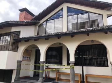 Casa de 4 habitaciones, Quito · Vendo Casa Sector Jipijapa El Telegrafo 450 m 390.000 Dólares, Mm
