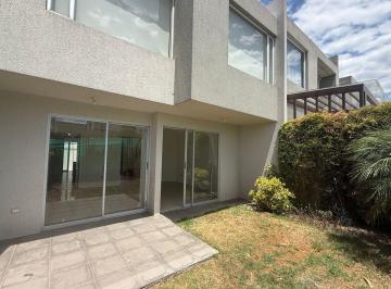 Casa de 3 habitaciones, Quito · Renta de Casa Cumbaya - Centro Comercial Scala con Patio