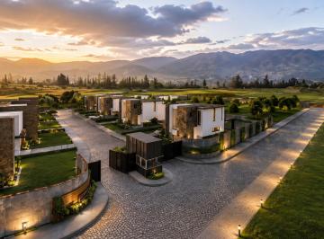 Casa de 3 habitaciones, Quito · Vive Una Experiencia Diferente Vendo Casa en Puembo