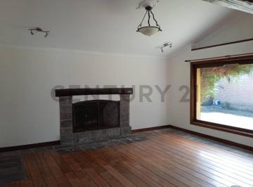 Casa · 450m² · 4 Habitaciones · 4 Estacionamientos · Se Vende Propiedad Independiente