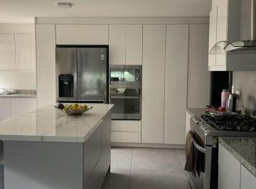 Departamento de 3 habitaciones, Quito · Departamento Céntrico con Todo a Tu Alcance, Ideal Para Tu Familia