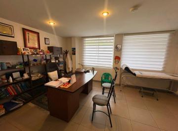 Consultorio de 3 habitaciones, Quito · En Venta Consultorios, Oficinas, 2 Parq. Junto Portal Shopping $83.000