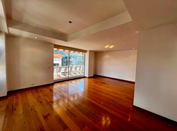 Departamento de 2 habitaciones, Quito · En Renta | Penthouse con Línea Blanca | República del Salvador