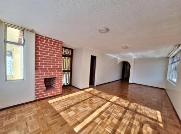 Casa · 386m² · 14 Habitaciones · 3 Estacionamientos · Venta Casa Rentera, Precio Oportunidad!. La Kennedy