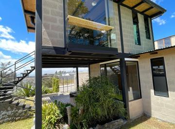 Casa de 2 habitaciones, Cotacachi · Casa Estilo Industrial Campestre