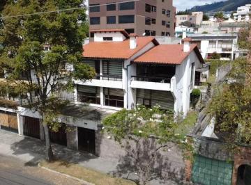 Casa de 4 habitaciones, Quito · Casa Unifamiliar de 4hab de 3 Niveles en La Granda Centeno