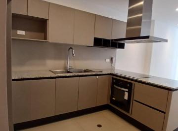 Suite de 1 habitación, Quito · Suite de Alquiler con Balcón, Edificio con Piscina. República del Salvador