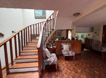 Casa de 4 habitaciones, Cuenca · Casa en Venta de 4 Dorm. a Dos Cuadras de La Av Remigio Crespo