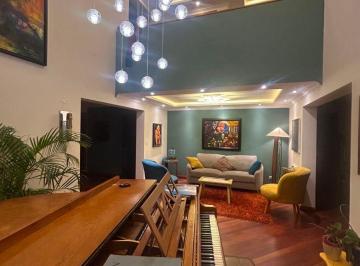 Casa de 3 habitaciones, Quito · Terreno de 716 m² con Casa de 348 m² con 3 Habitaciones en Venta en Cumbayá