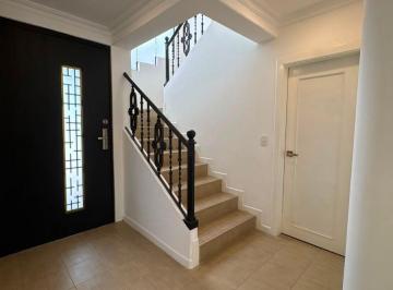 Casa de 4 habitaciones, Guayaquil · Casa Remodelada con Piscina en Alquiler – Urbanización Terranova