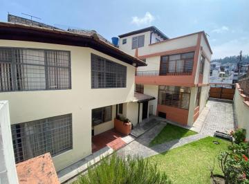 Casa de 6 habitaciones, Quito · En Venta: Excelente Propiedad con 2 Casas de Venta - Sector El Batán